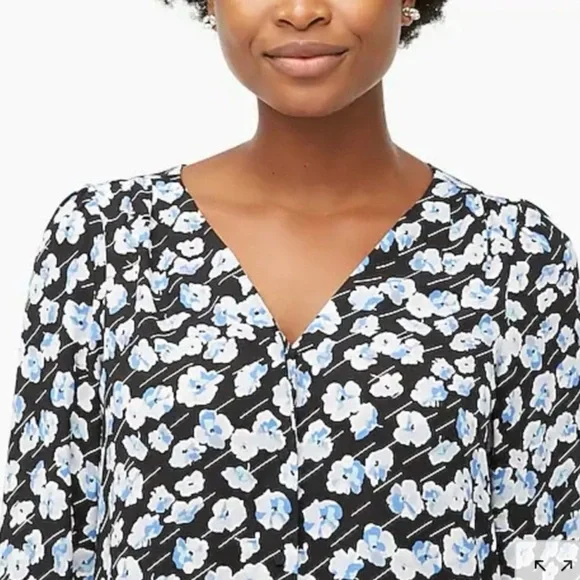 JCrew Factory Top w/smocked sleeves and covered buttons-SZ 4 - Picture 2 of 12